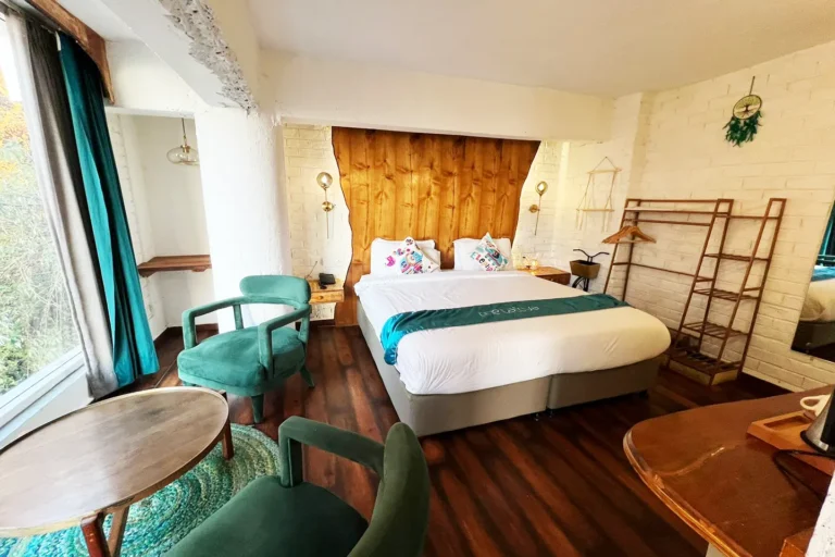 hotel room in mussoorie