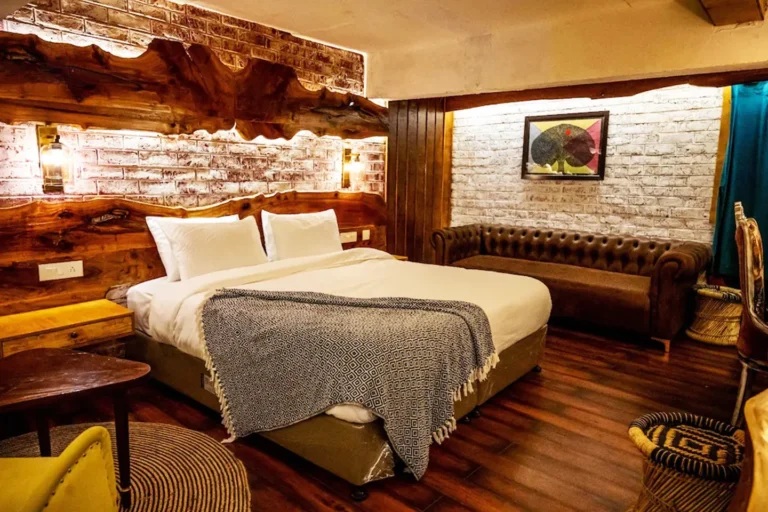 hotel room mussoorie